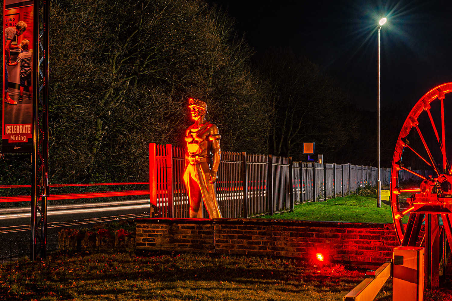 Wakefield%20Cathedral Lightup-Dec%202020-1